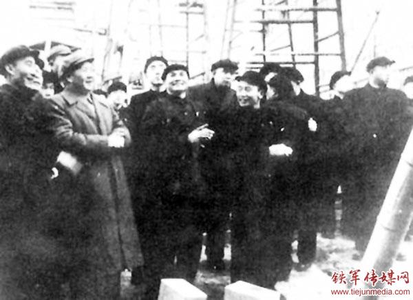 毛泽东主席视察江南和芜湖造船厂